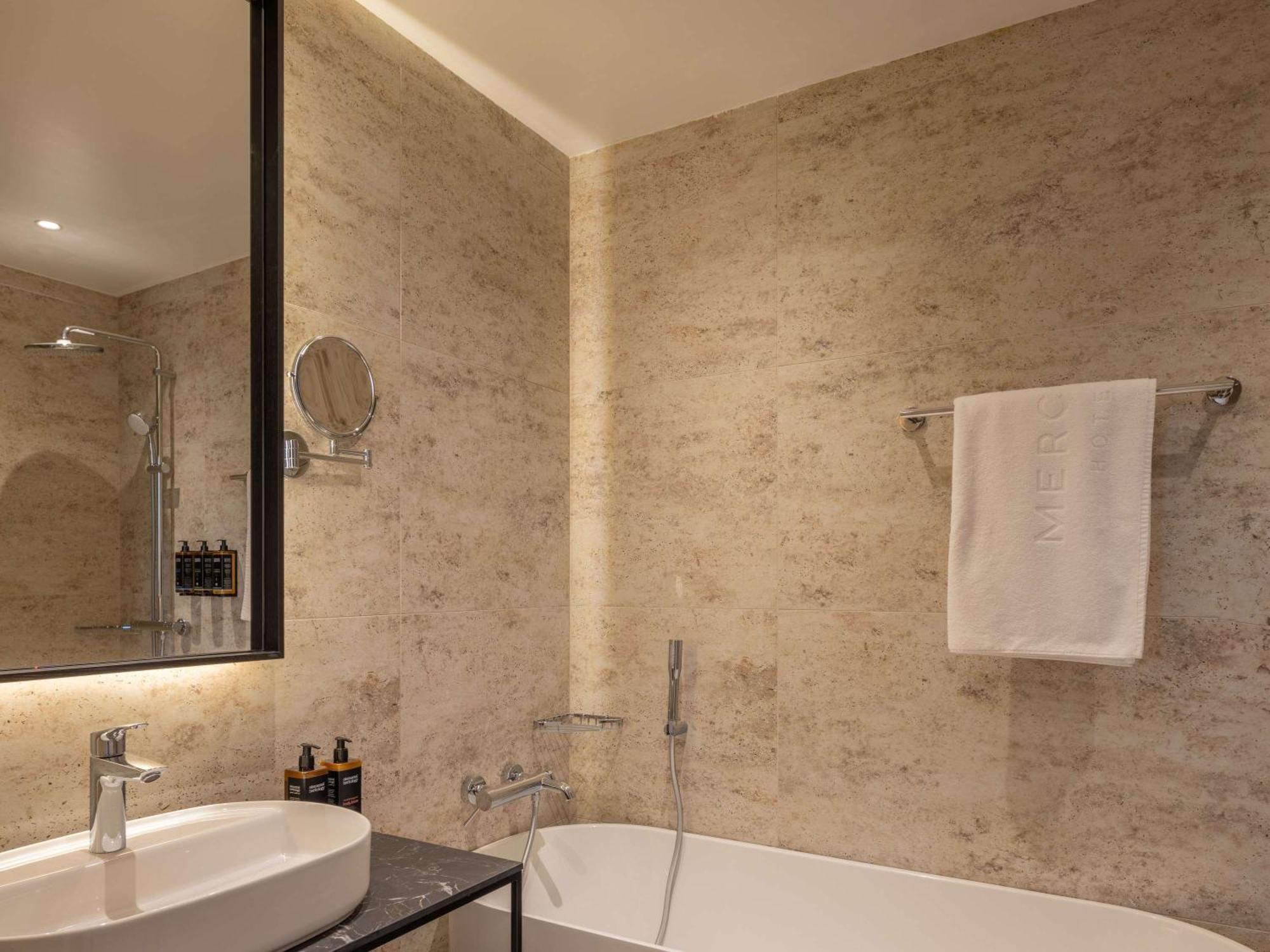 Mercure Prishtina City Pristina Eksteriør billede